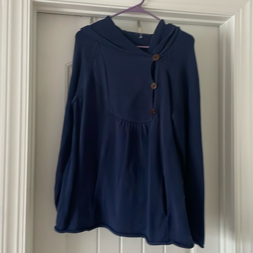 Gap sweater